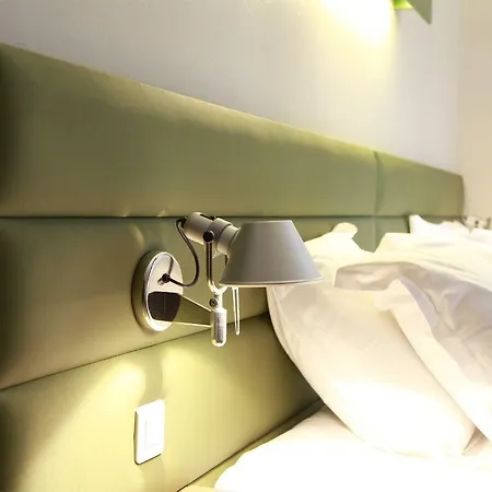 이비스 스타일 툴루즈 센터 가르